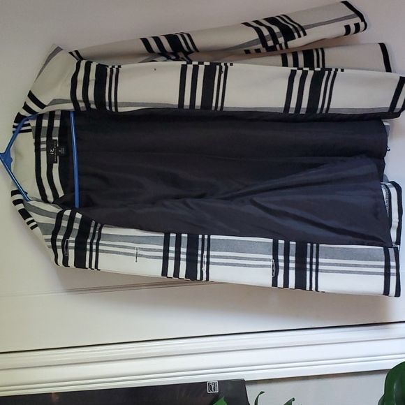 Pea Coat bl/w Modern Plaid - Picture 6 of 7